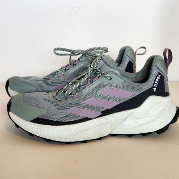Adidas Terrex Sage Green womens sz 9 - Picture 1 of 4